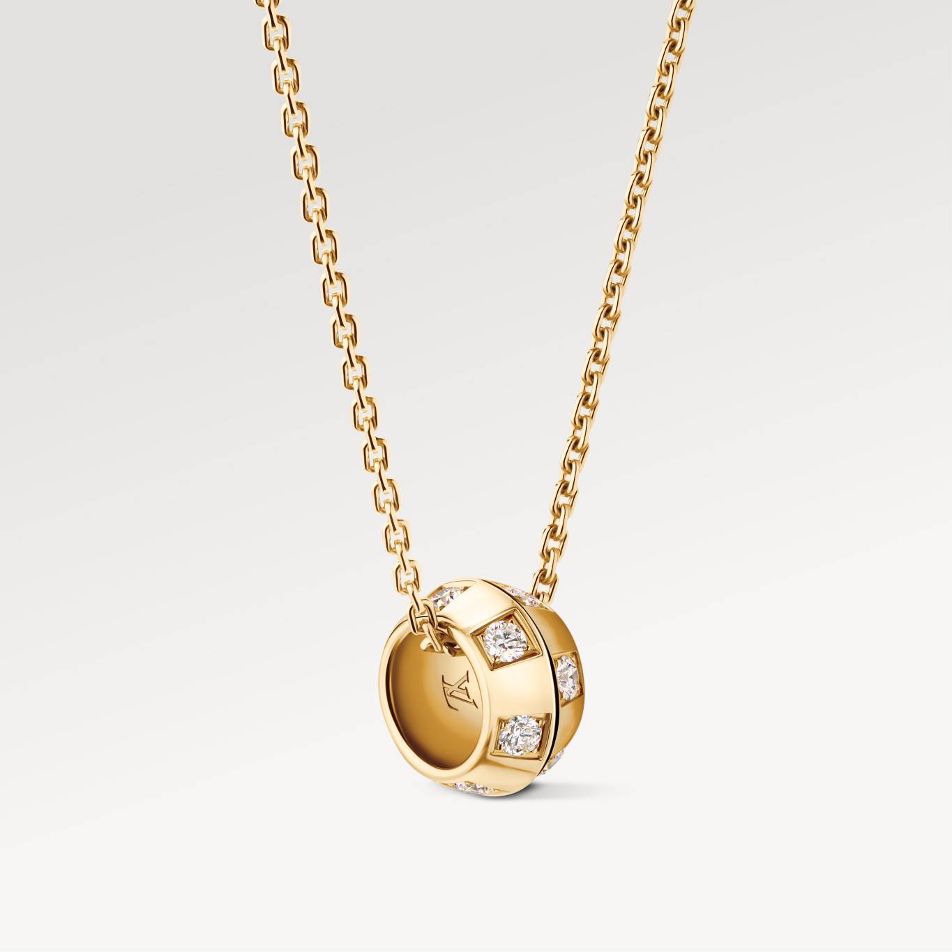 LE DAMIER DE LOUIS VUITTON YELLOW GOLD DIAMONDS NECKLACE DETAIL