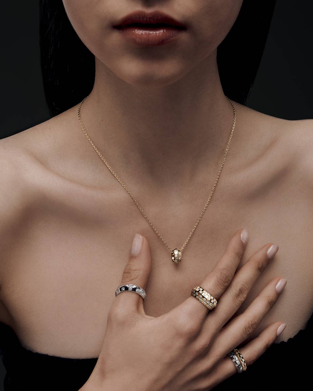 LE DAMIER DE LOUIS VUITTON JEWELRY WORN ©Nicolas Kantor 