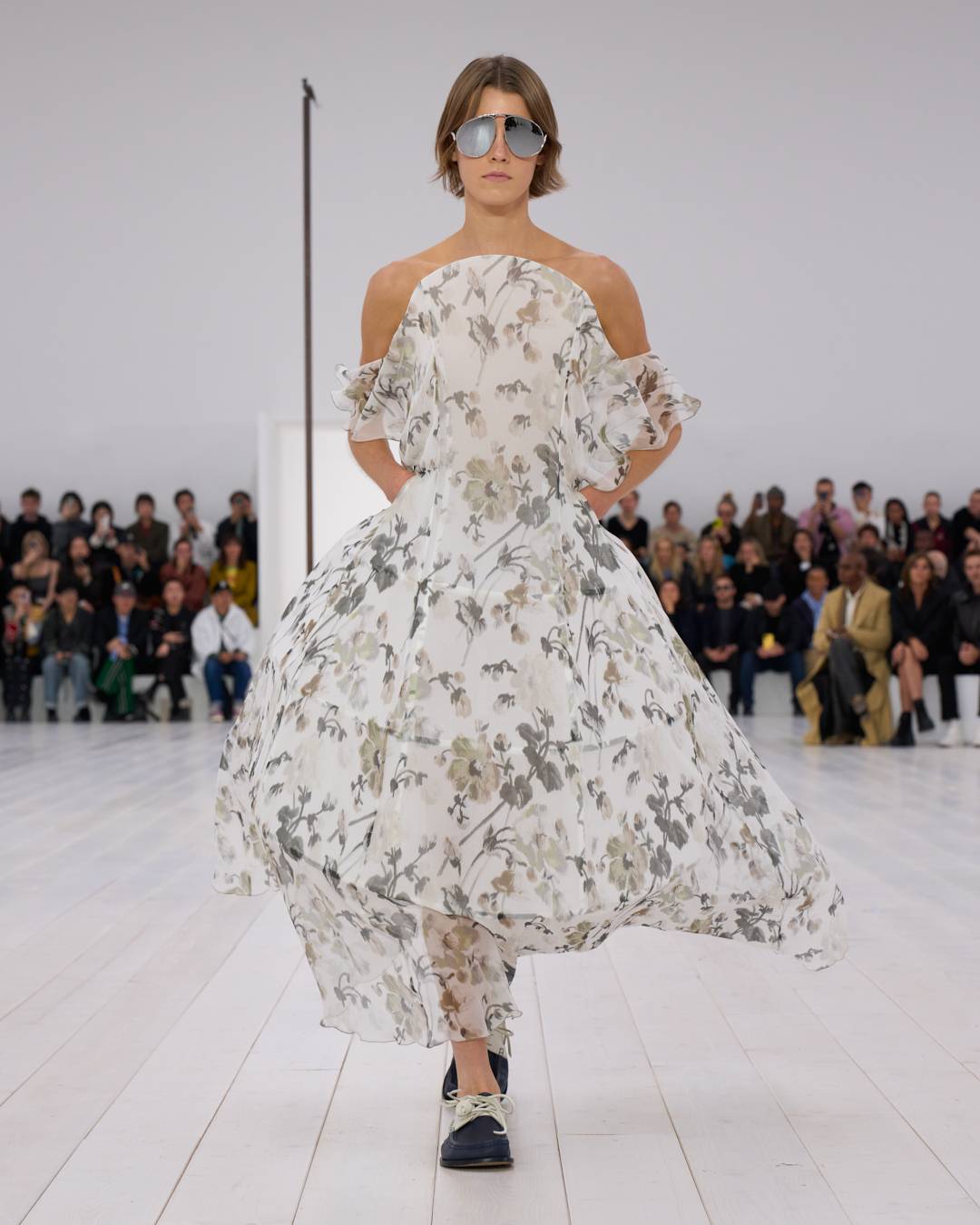 تشكيلة جديدة للسيدات من LOEWE لموسم ربيع وصيف 2025