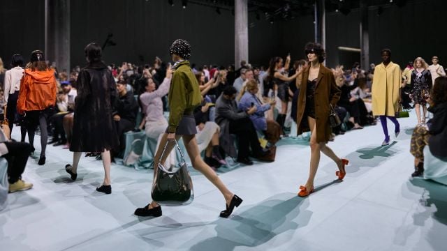 مجموعة Prada للسيدات ربيع/صيف 2025 تعبير عن الإرادة الحرّة