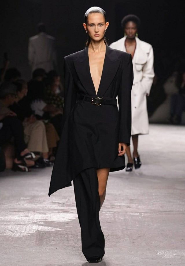 صيحات غريبة للموسم الجديد في ميلانو 2024