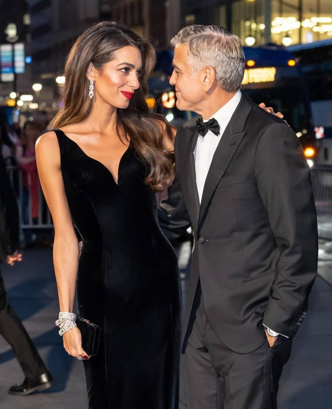 أمل وجورج كلوني غاية الأناقة في حفل Albies