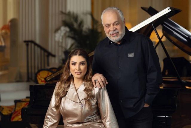 أشرف زكي وروجينا