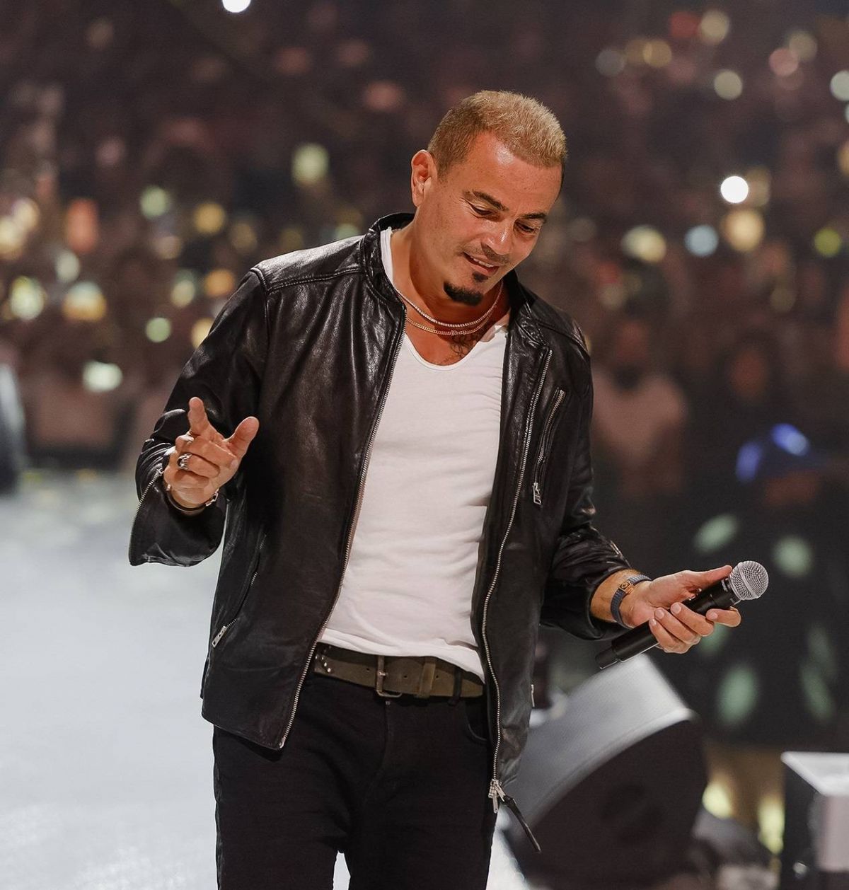 بالصور - عمرو دياب يتصدّر ميدان 