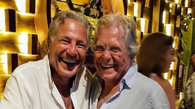 حسين فهمي وشقيقه الراحل مصطفى فهمي