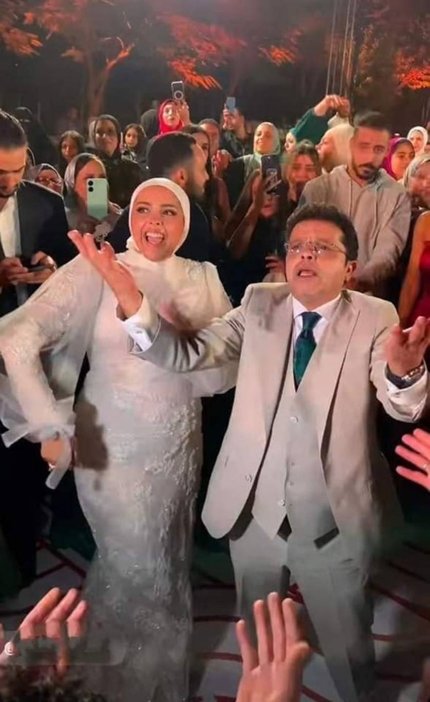 غناء محمد هنيدي وابنته