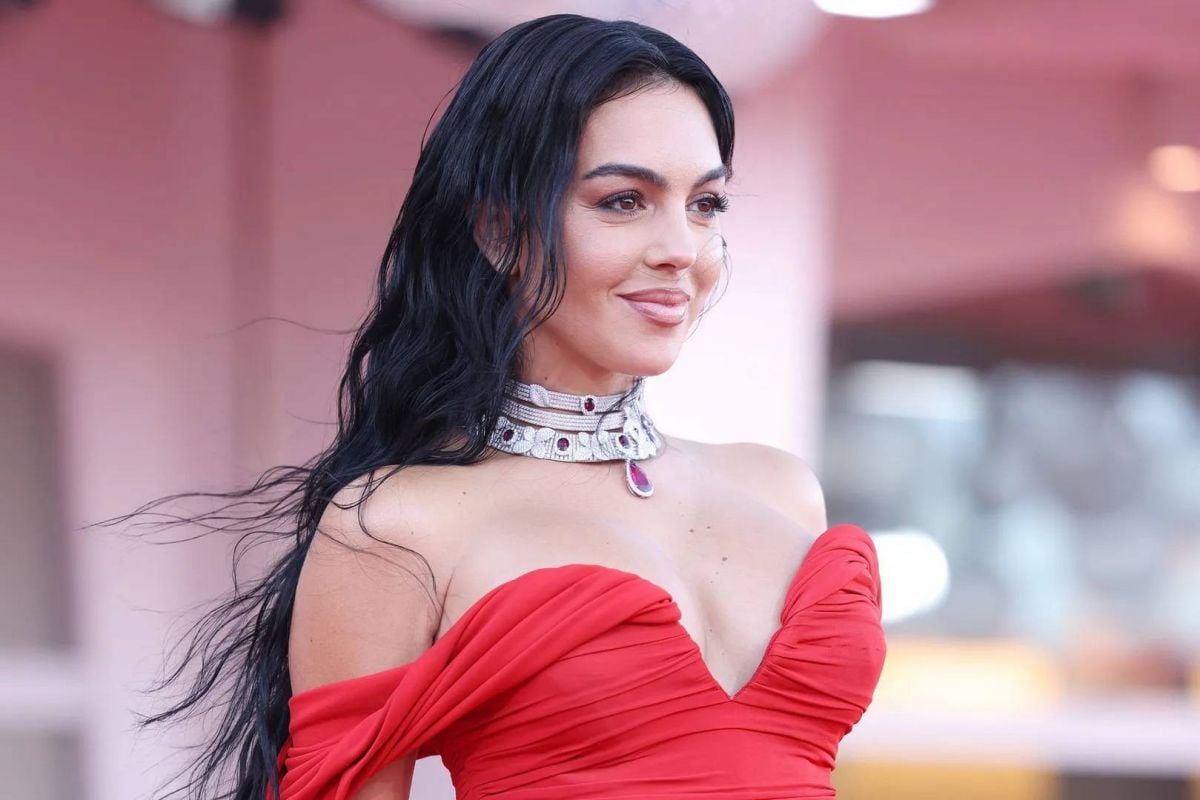 جورجينا رودريغيز تشكر أطباء السعودية وممرضاتها