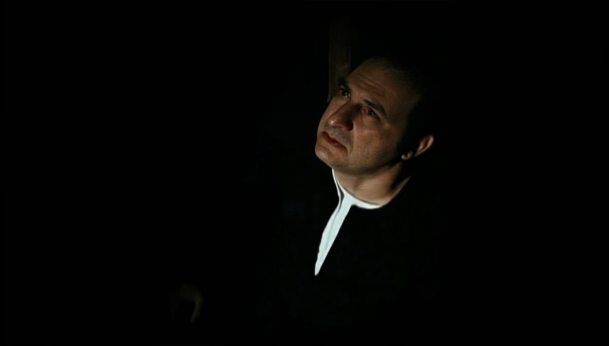 بالفيديو - سبب خلاف خالد الصاوي مع أحمد السقا وكريم عبد العزيز وتامر حسني