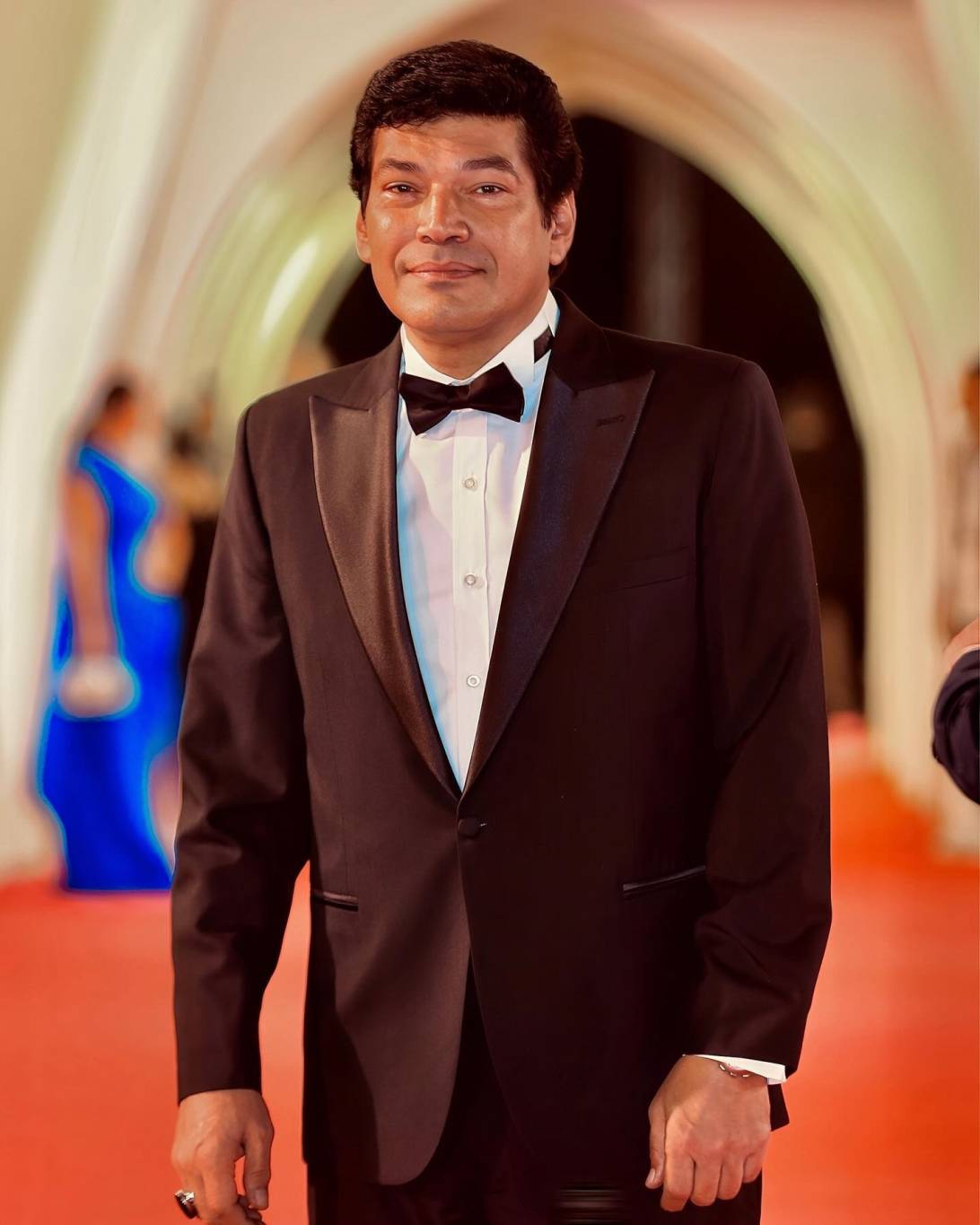 بالفيديو - باسم سمرة يرفض التصوير مع معجب نسي اسمه!