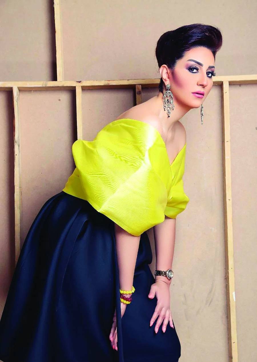 النجمة الهندية بارنيتا بورتهاكور تعلّق على تشبيهها بوفاء عامر.. والأخيرة تردّ