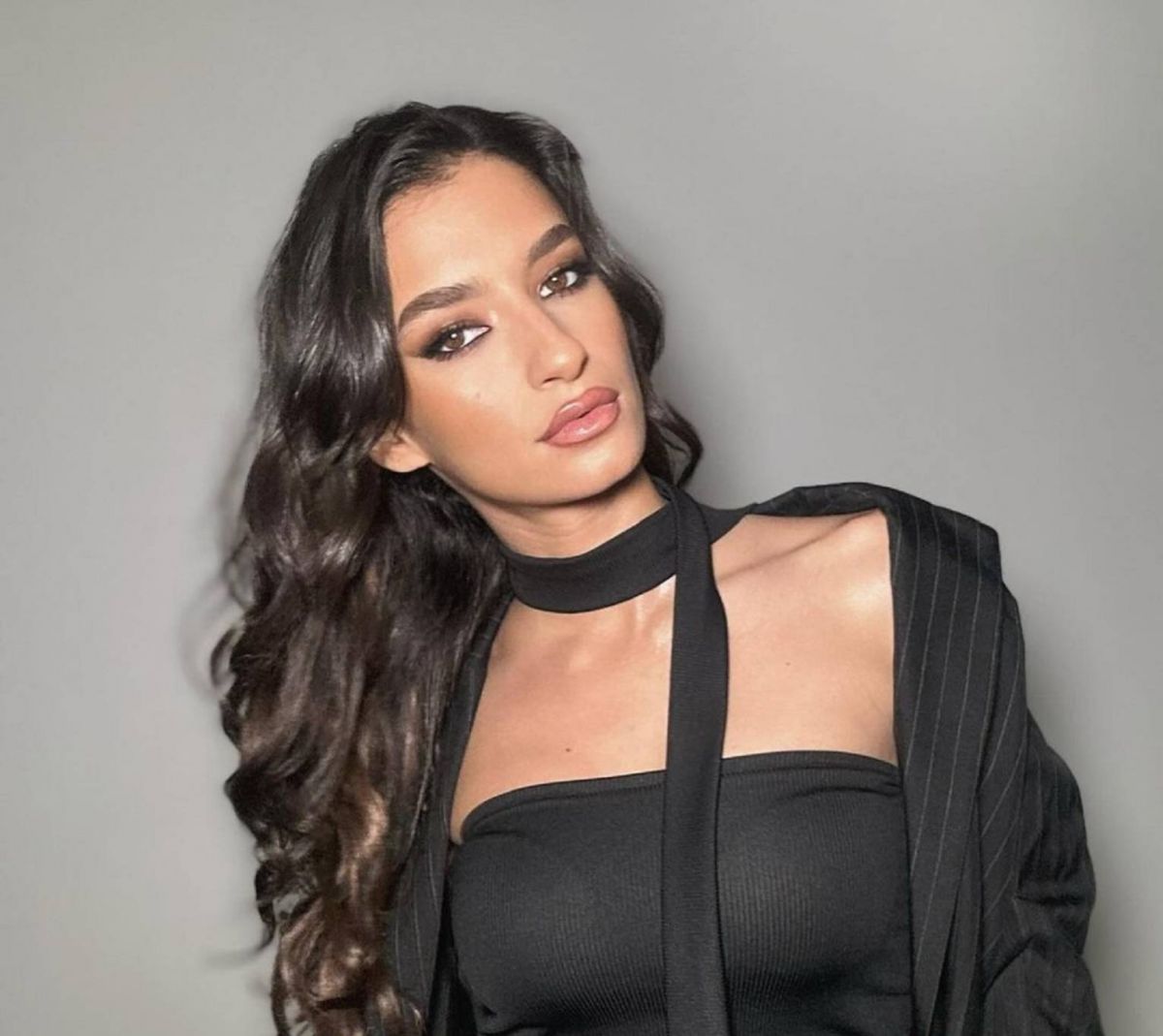 بالفيديو - أميرة أديب تكشف عن وجه حبيبها