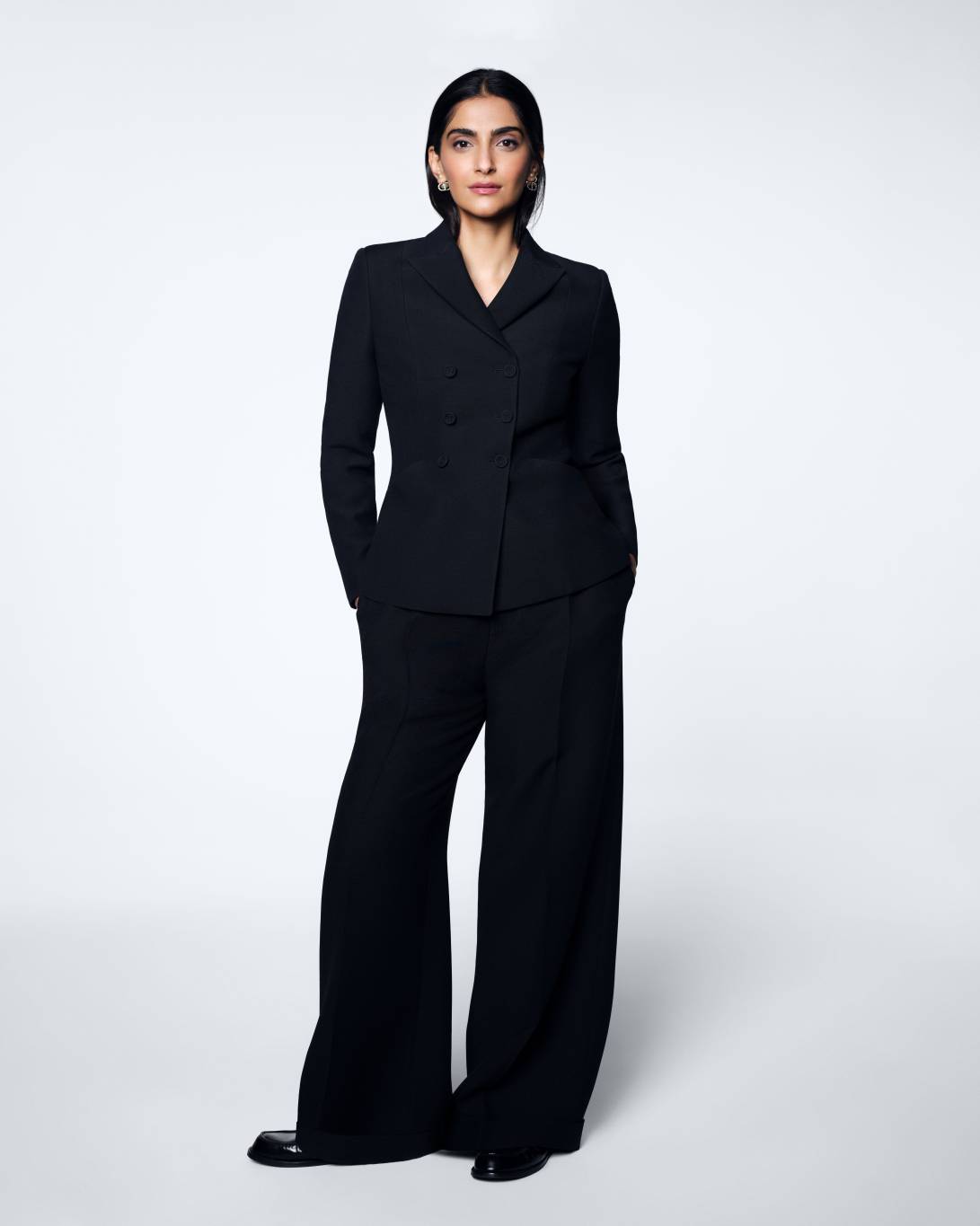 سونام كابور سفيرة جديدة استثنائية لـ Dior