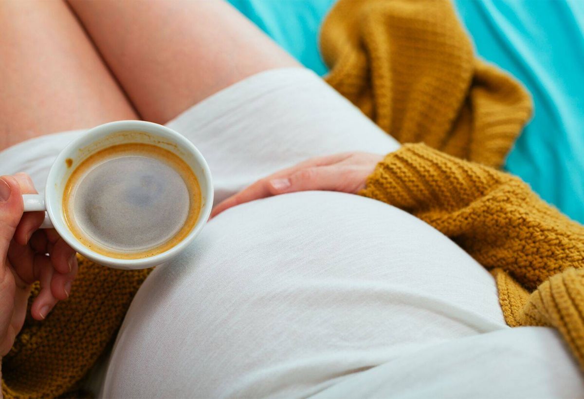 هل يؤثر شرب القهوة خلال الحمل في الجنين؟