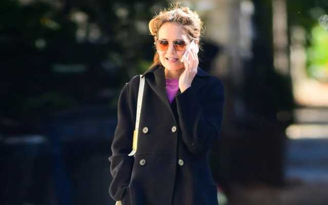 كايتي هولمز بحقيبة Bevza