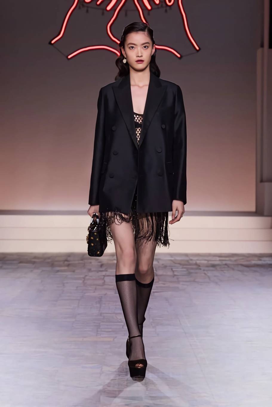 حقائب النسخة التاسعة من Dior Lady Art Bag الأيقونية