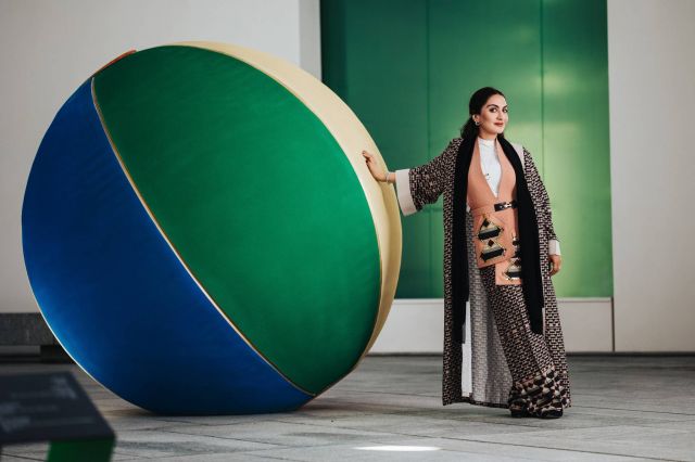 الابتكار والإبداع: فنانات إماراتيات في 2024 Art Here