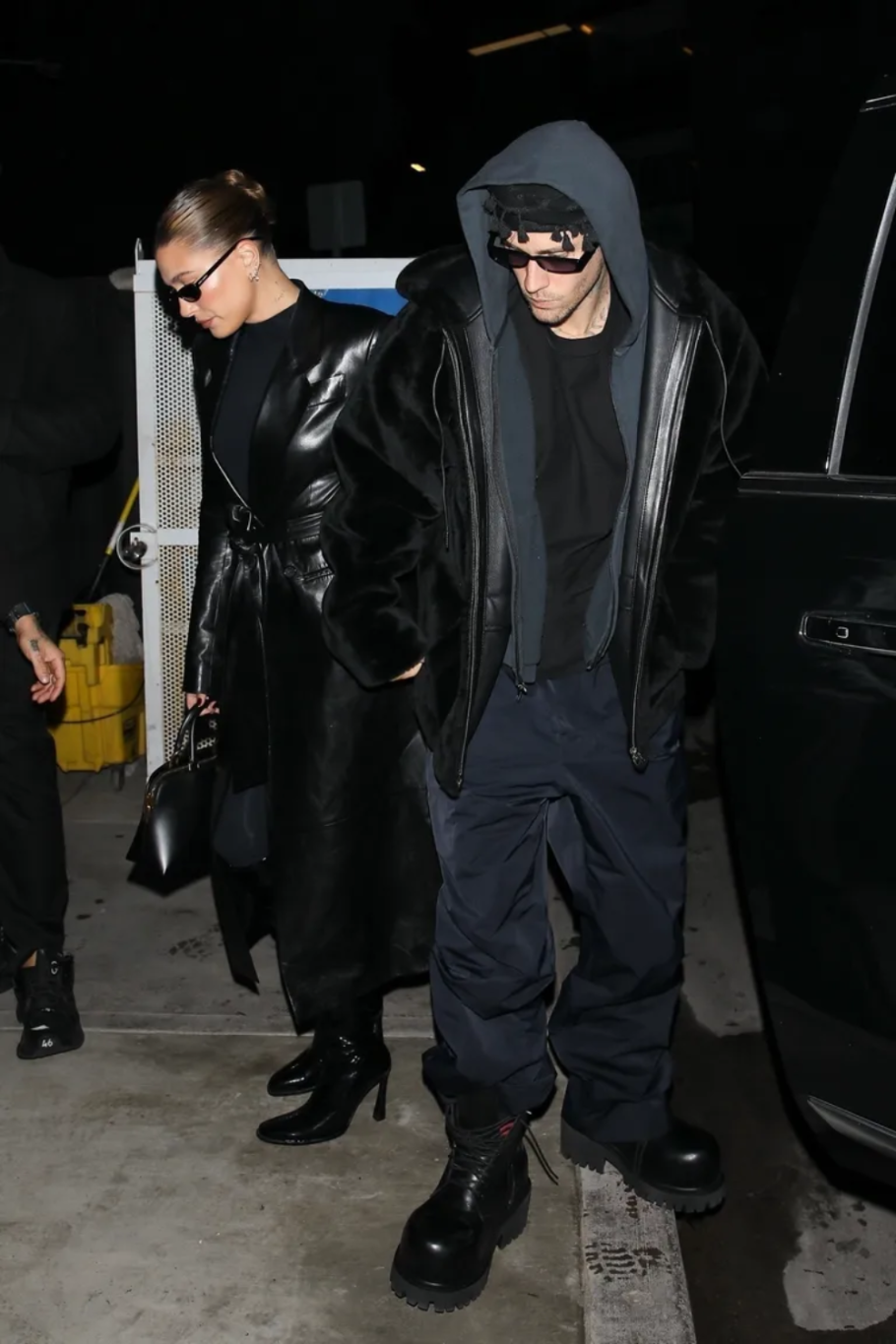 هايلي وجاستن بيبر يشتركان بالجلد الأسود في حفل عيد ميلاد دوجا كات