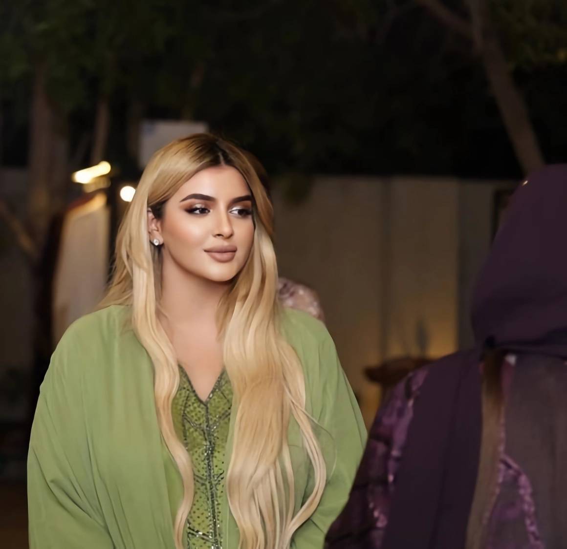 بالفيديو - الشيخة مُهرة تستقبل فرنش مونتانا في دبي