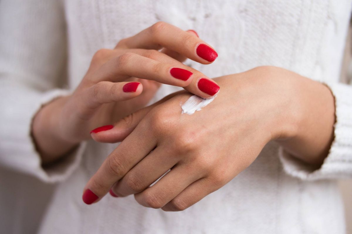 خطوات ضروريّة للعناية ببشرة اليدين