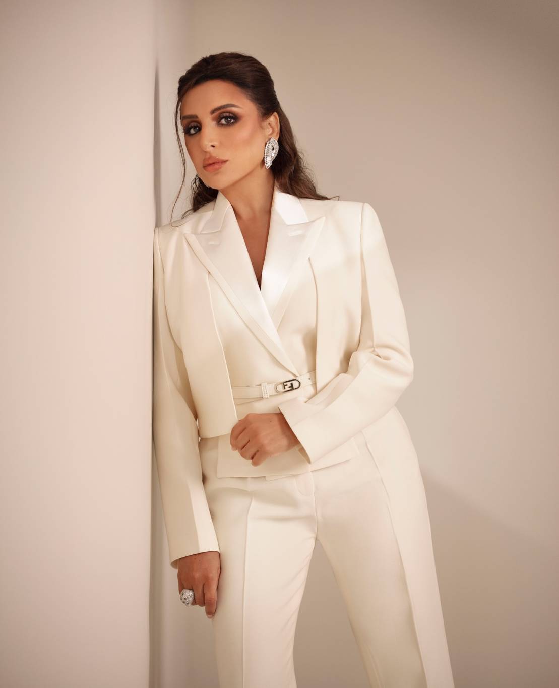 بالفيديو والصور - وصلة رقص أنغام تُشعل مهرجان 