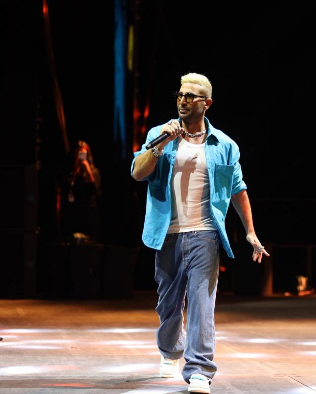 أحمد سعد على المسرح