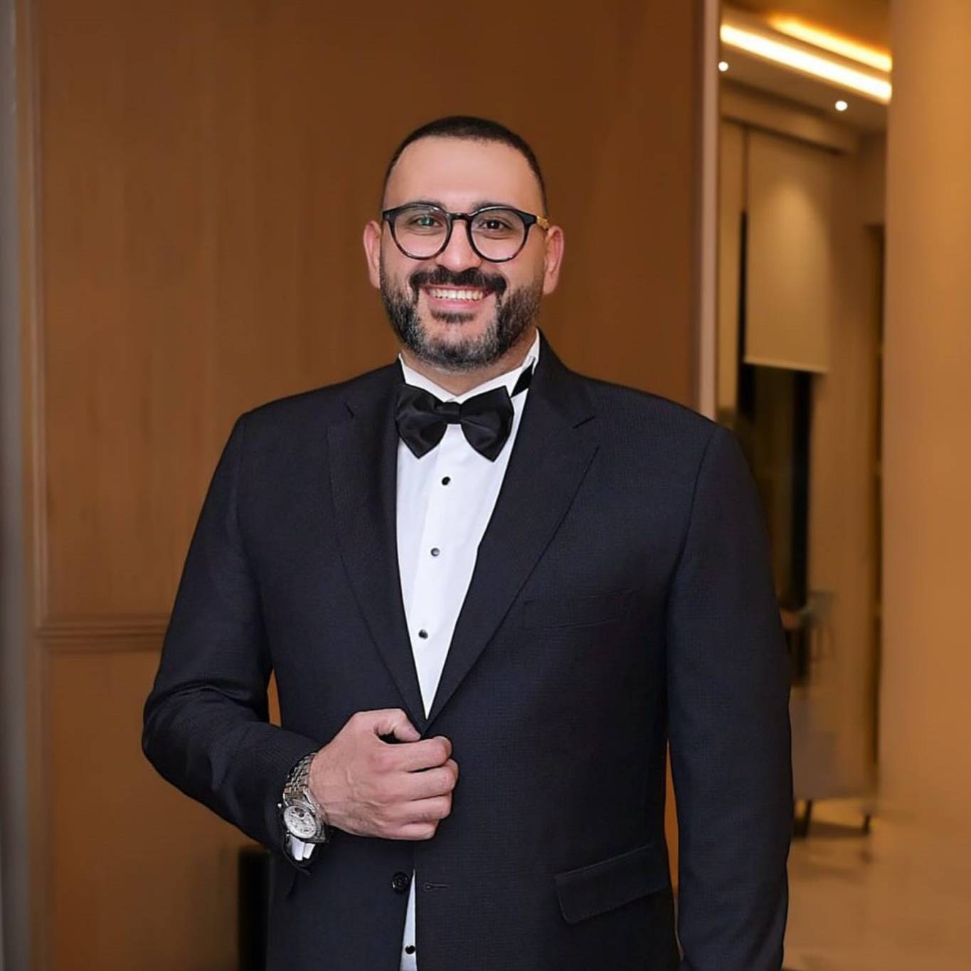 أكرم حسني