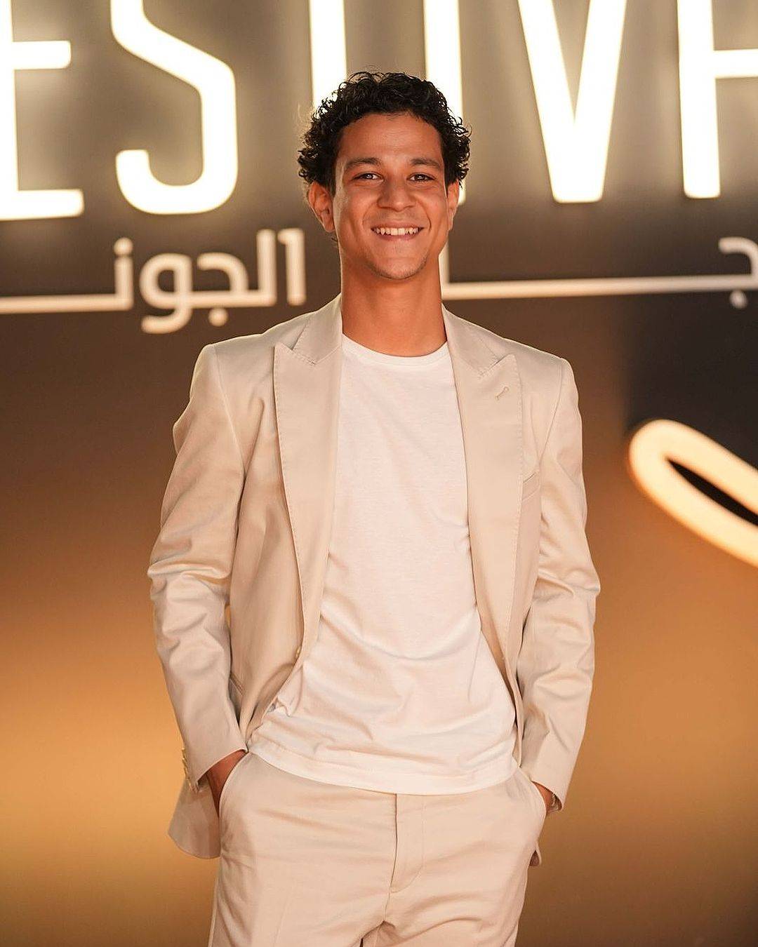 أحمد داش يعلن عن خطوبته بصورة