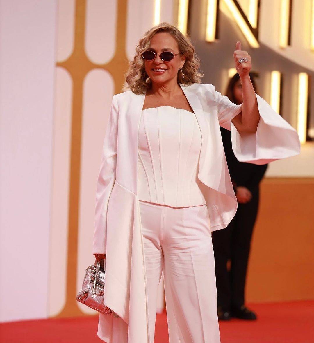 البساطة تسيطر على إطلالات النجمات في 