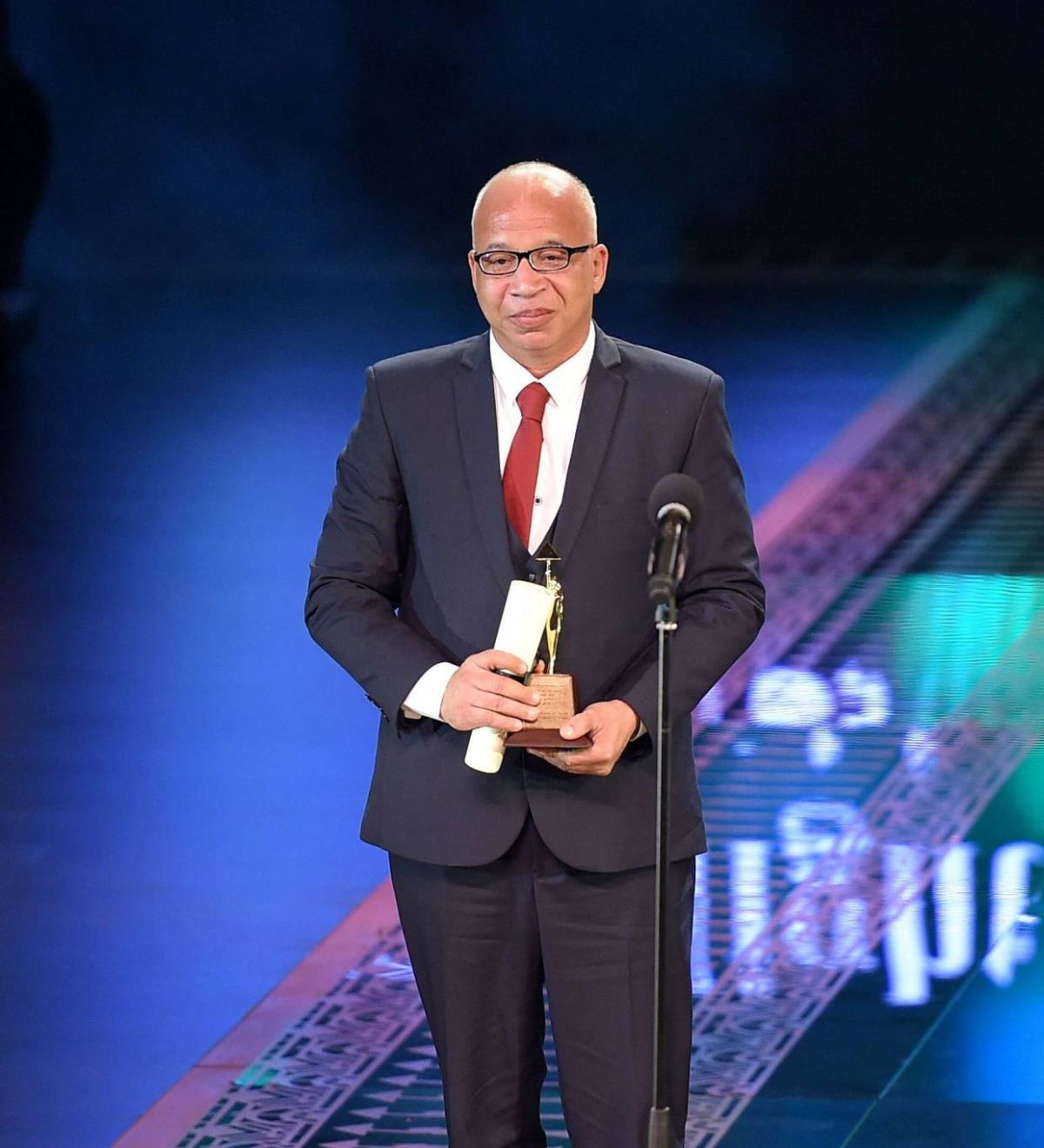 شريف دسوقي يكشف أسراراً عن حياته بعد بتر ساقه (فيديو)