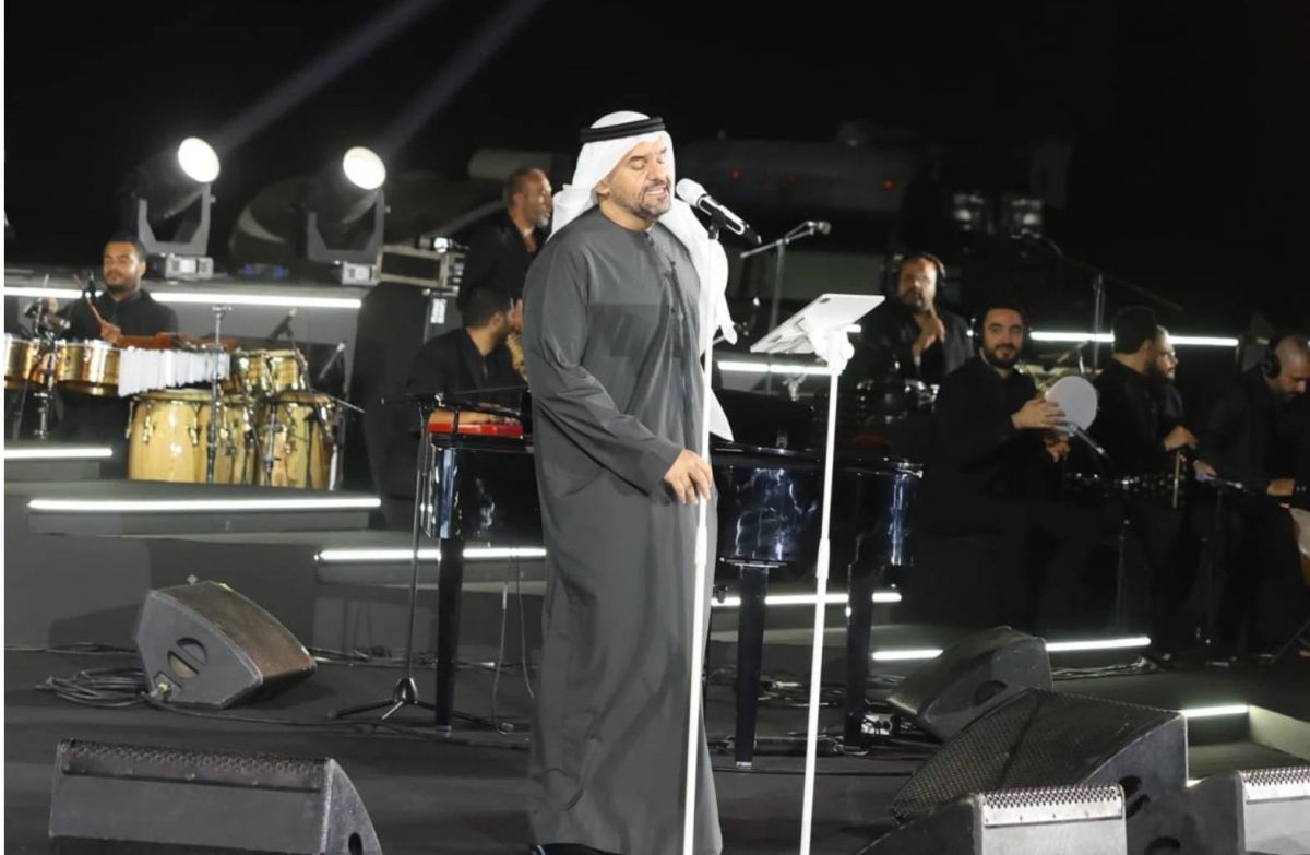 بالصور - حسين الجسمي يتألق في الأهرامات بحضور نجوم الفن