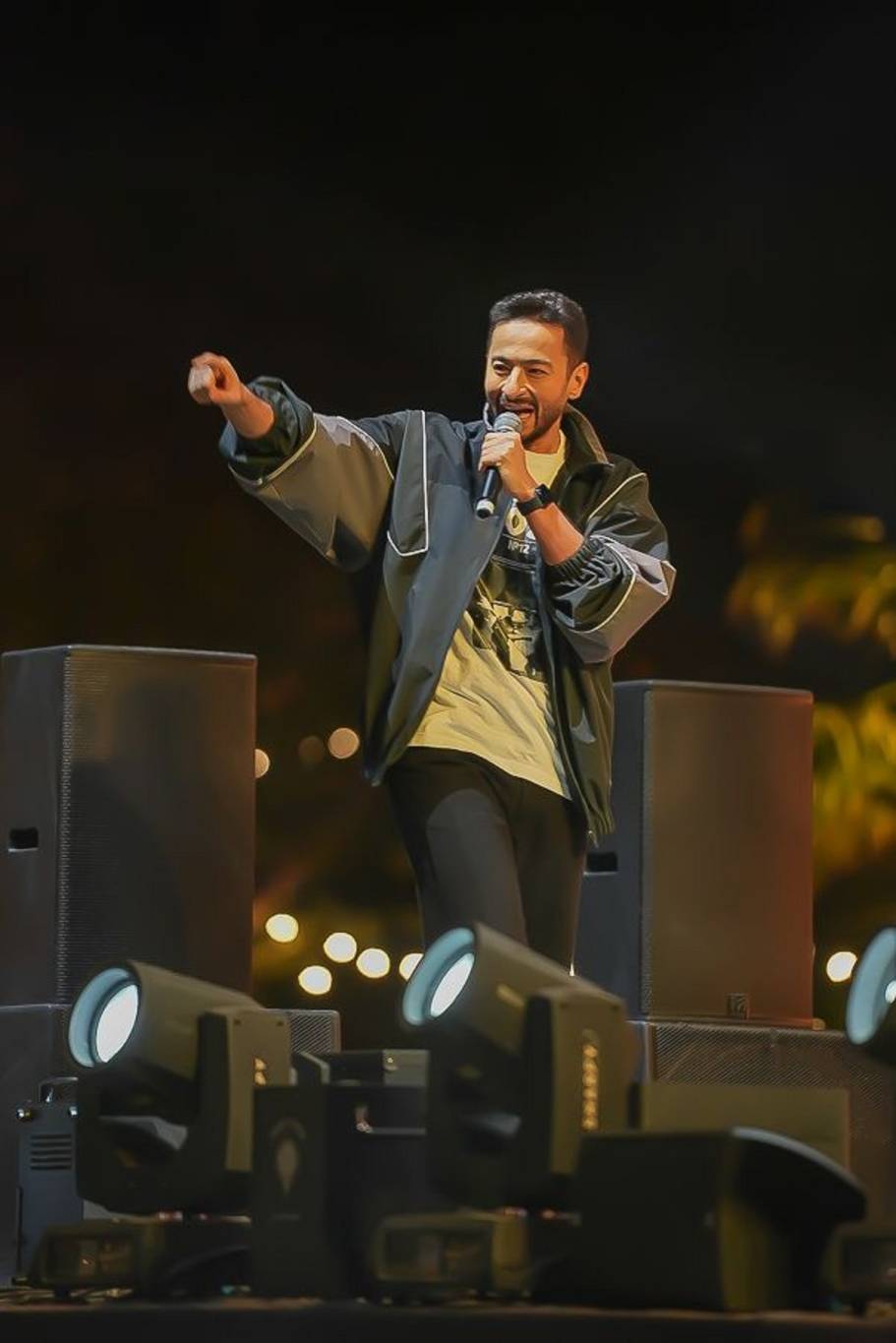 حمادة هلال يتخطّى أحزانه بحفل ضخم في 