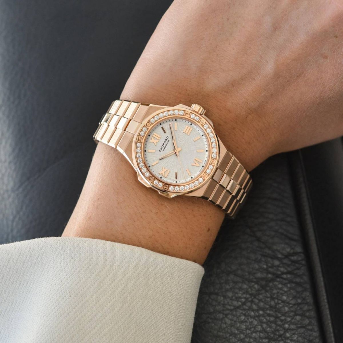 الساعات المصنوعة من الذهب الوردي.. الأناقة والرقي