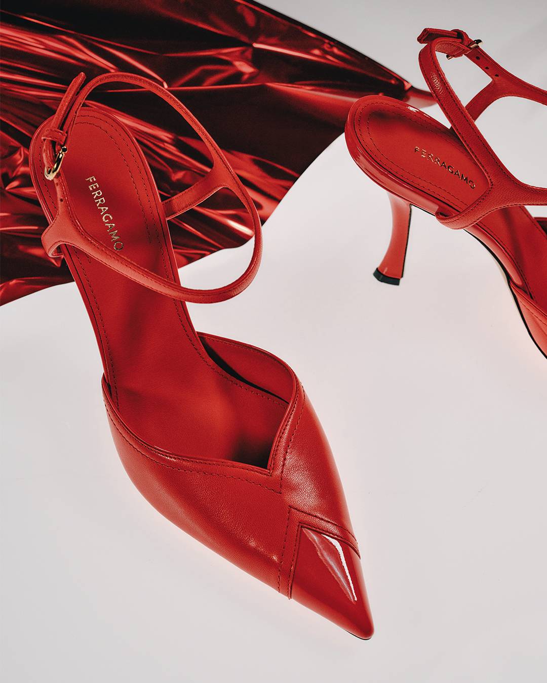 مجموعة FERRAGAMO لموسم أعياد 2024