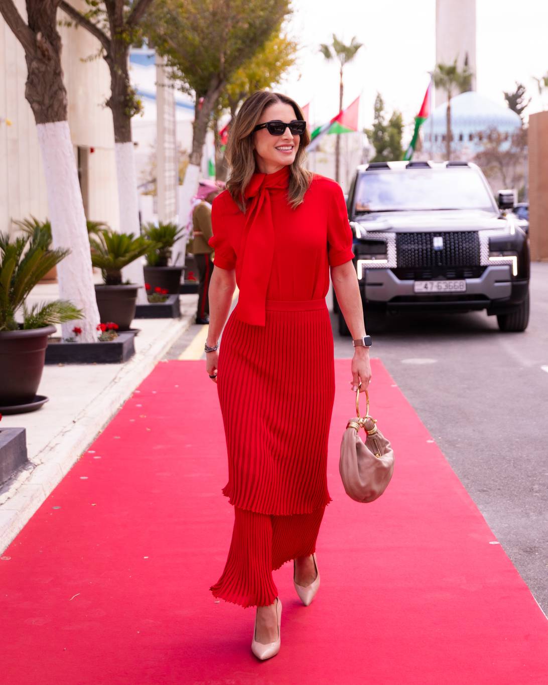 تألّقي بحقيبة الملكة رانيا من Chloé... هذا سعرها