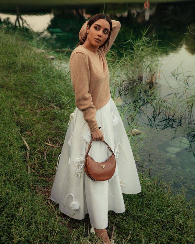 اطلالة عصرية محايدة من بلقيس فتحي 