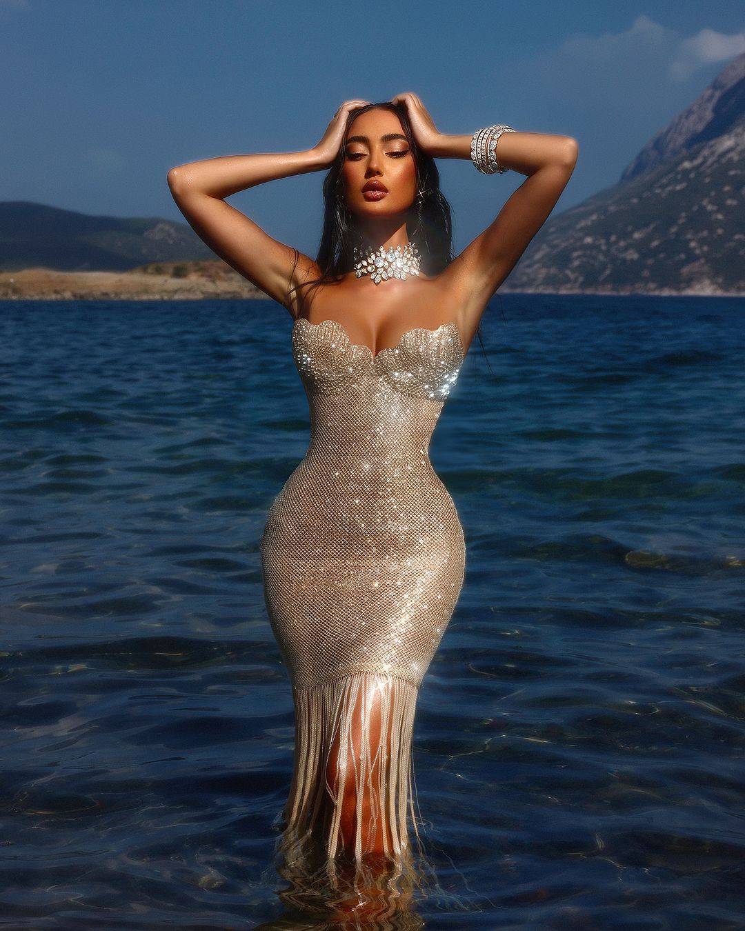 أفضل لحظات الموضة لنجمة مسلسل Love Is Blind نور الحاج