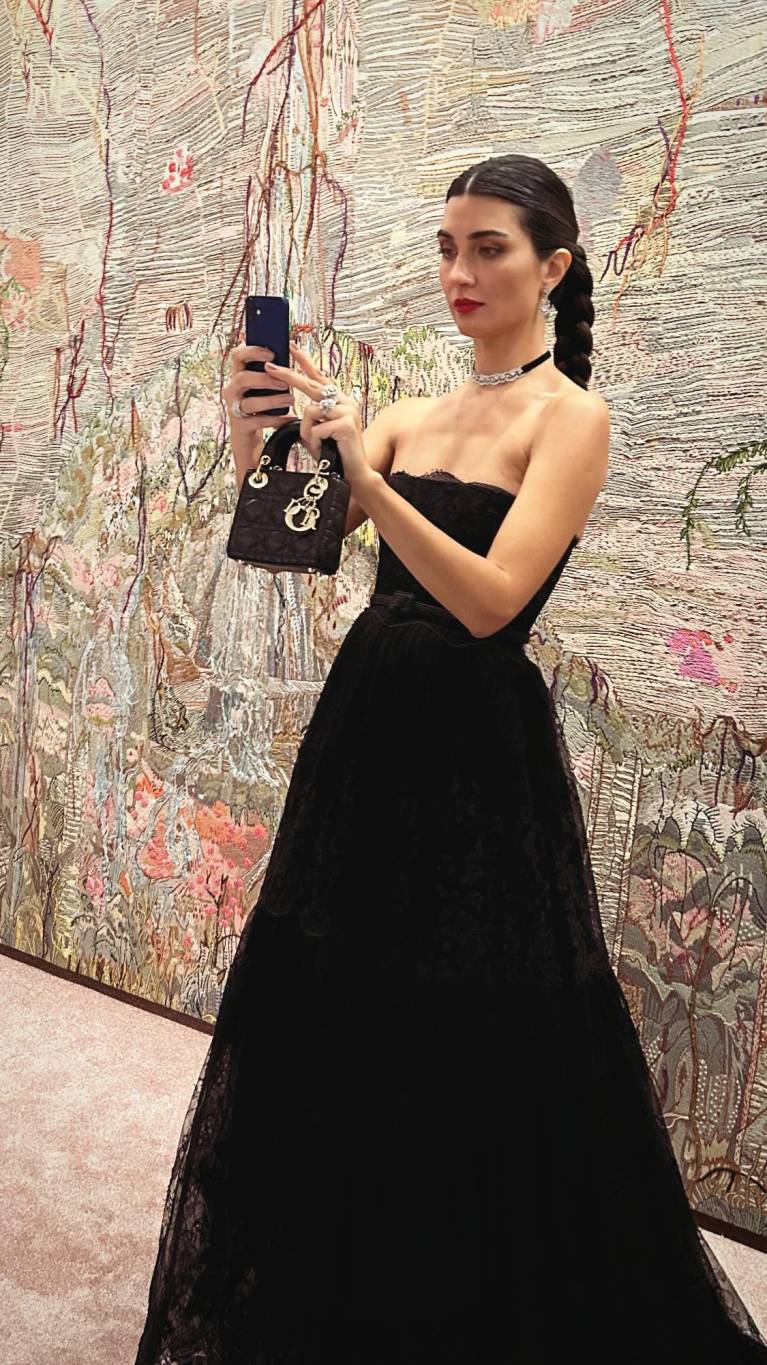 مَن الأجمل في معرض 