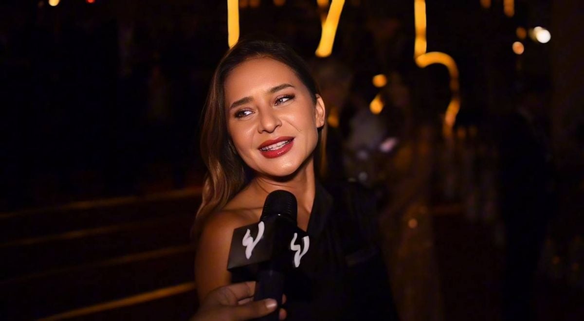 رسائل النجمات عبر 