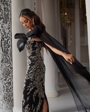 "لها" تواكب النجمات في "أنا عربية" بالرياض (فيديو)