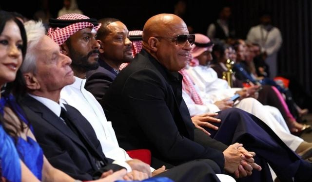 ويل سميث وفين ديزل وكاثرين زيتا جونز