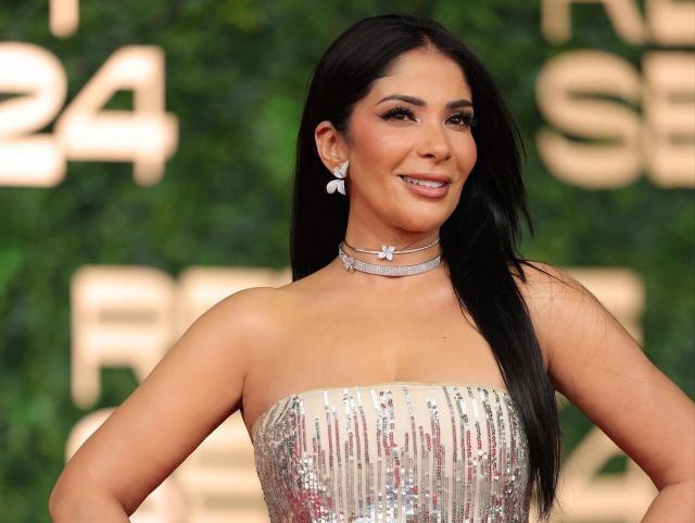 منى زكي تعلق على تكريمها بمهرجان 