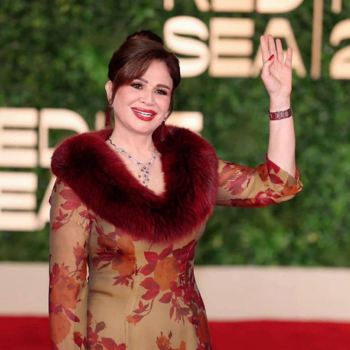 شروط إلهام شاهين للعودة الى المسرح