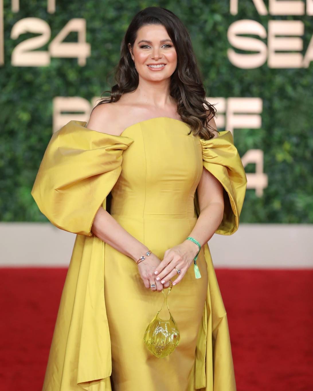 يسرا اللوزي تكشف عن أمنيتها في مشوارها الفني (فيديو)