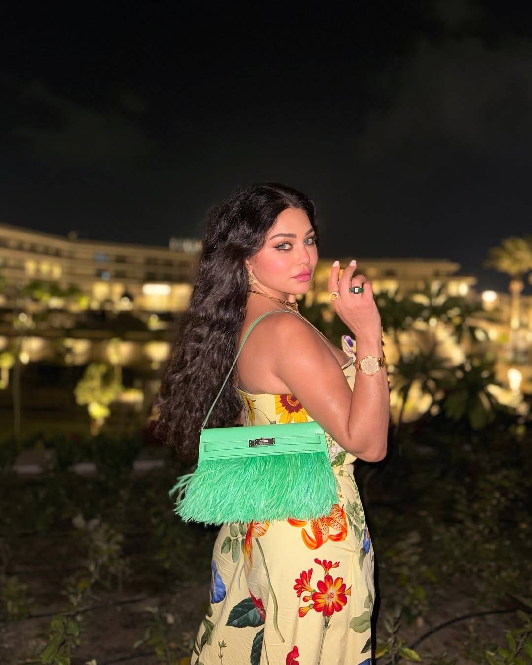 هيفاء وهبي تأسر القلوب بـ