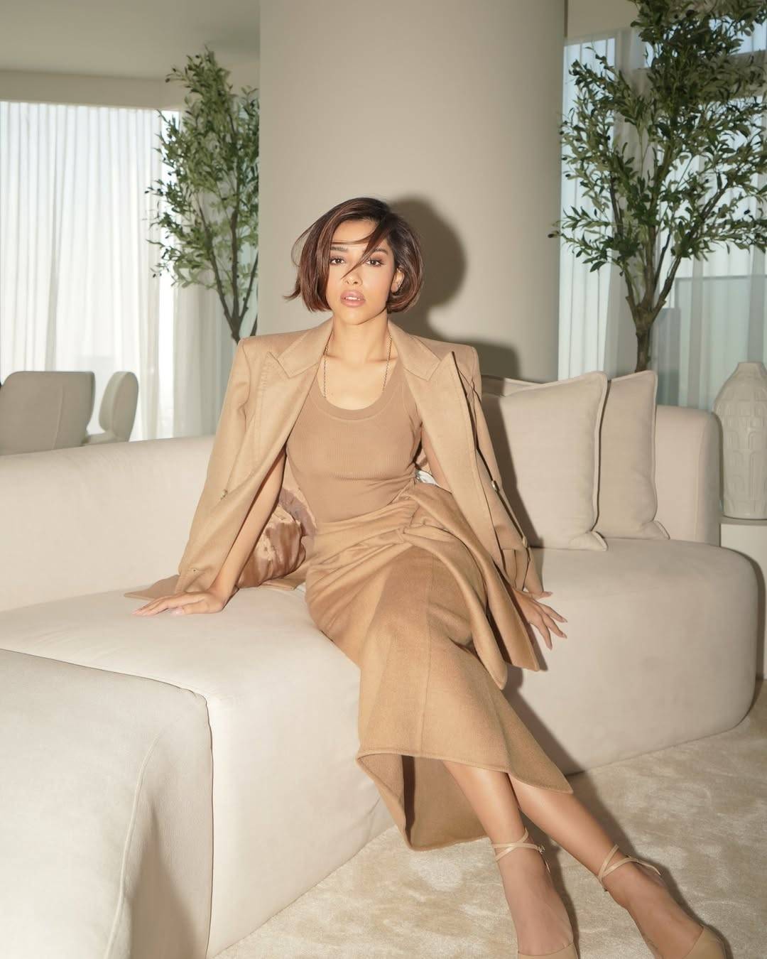 نجمات اعتمدن موضة لون عام 2025..كيف تنبأن بذلك واعتمديها بأسلوبك