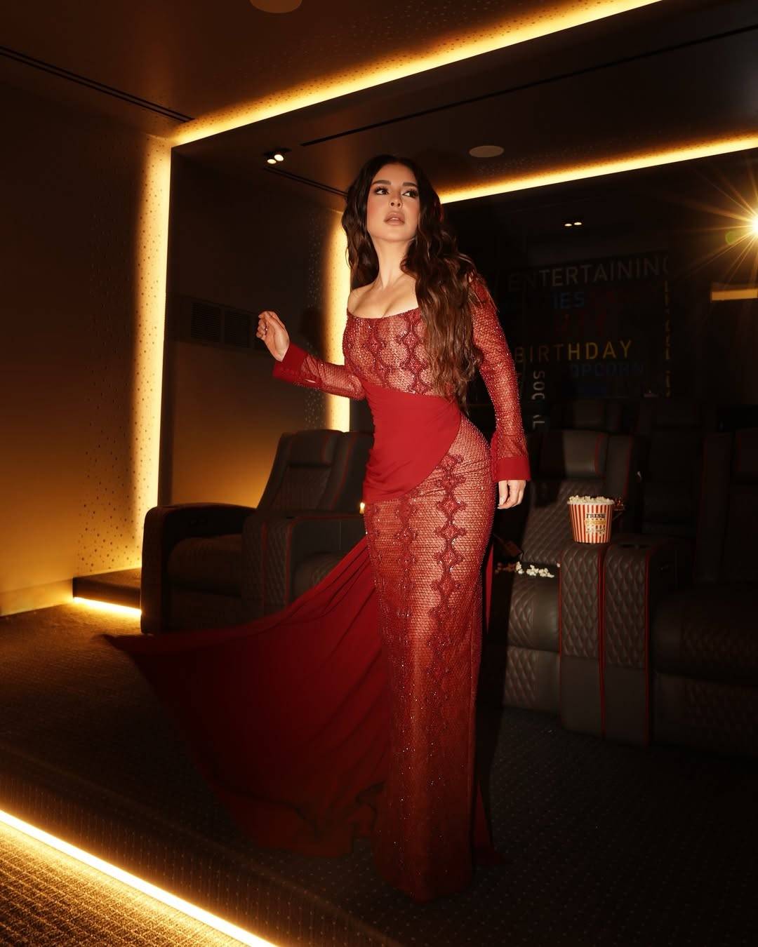 ماغي بو غصن تتألق بفستان فخم في حفل الـ Murex d'or