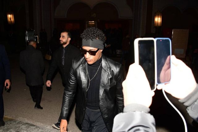 محمد رمضان يصل العزاء