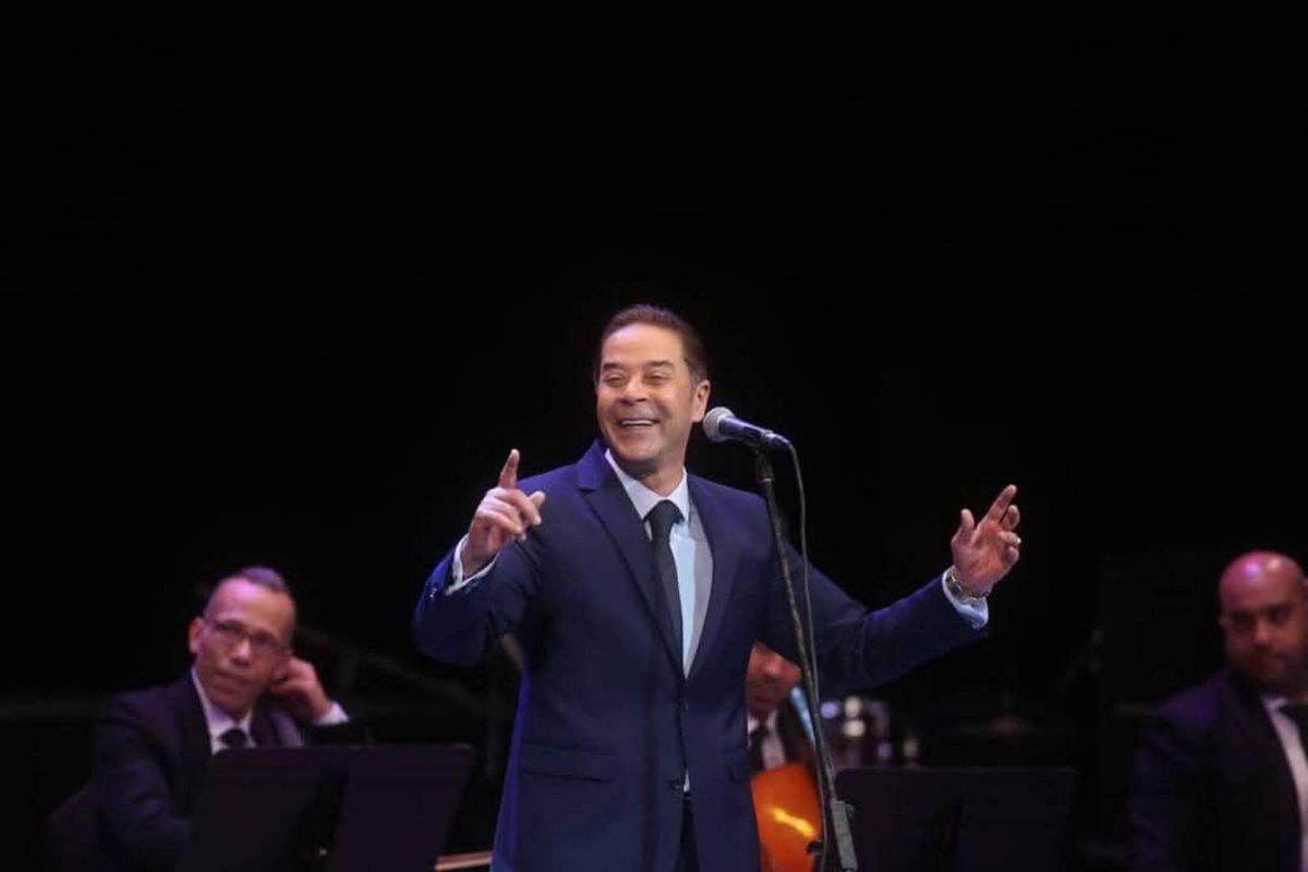 مدحت صالح يتألق في حفل جديد على مسرح الأوبرا (فيديو)