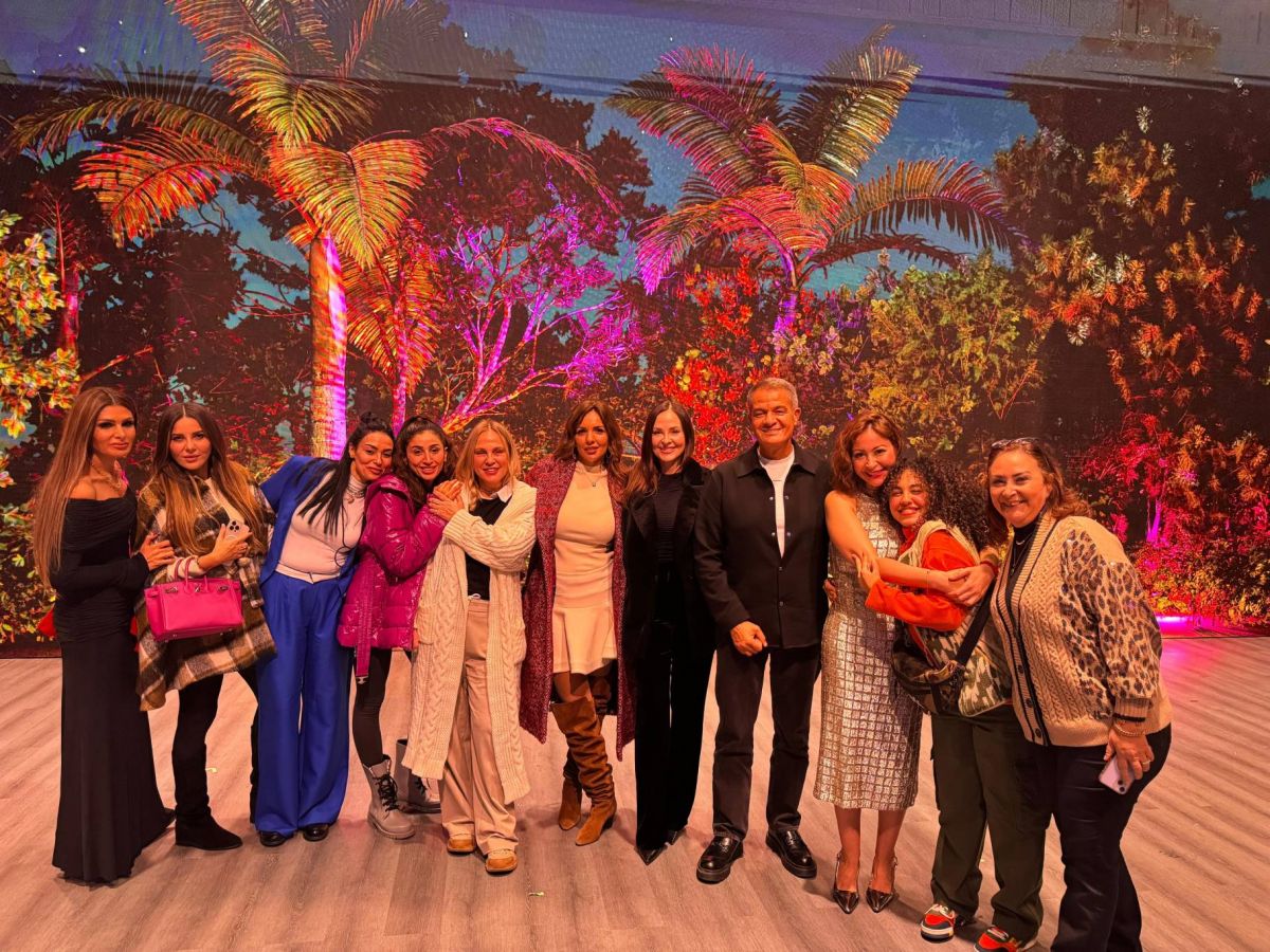 منة شلبي تتألق بحضور النجوم في مسرحية 