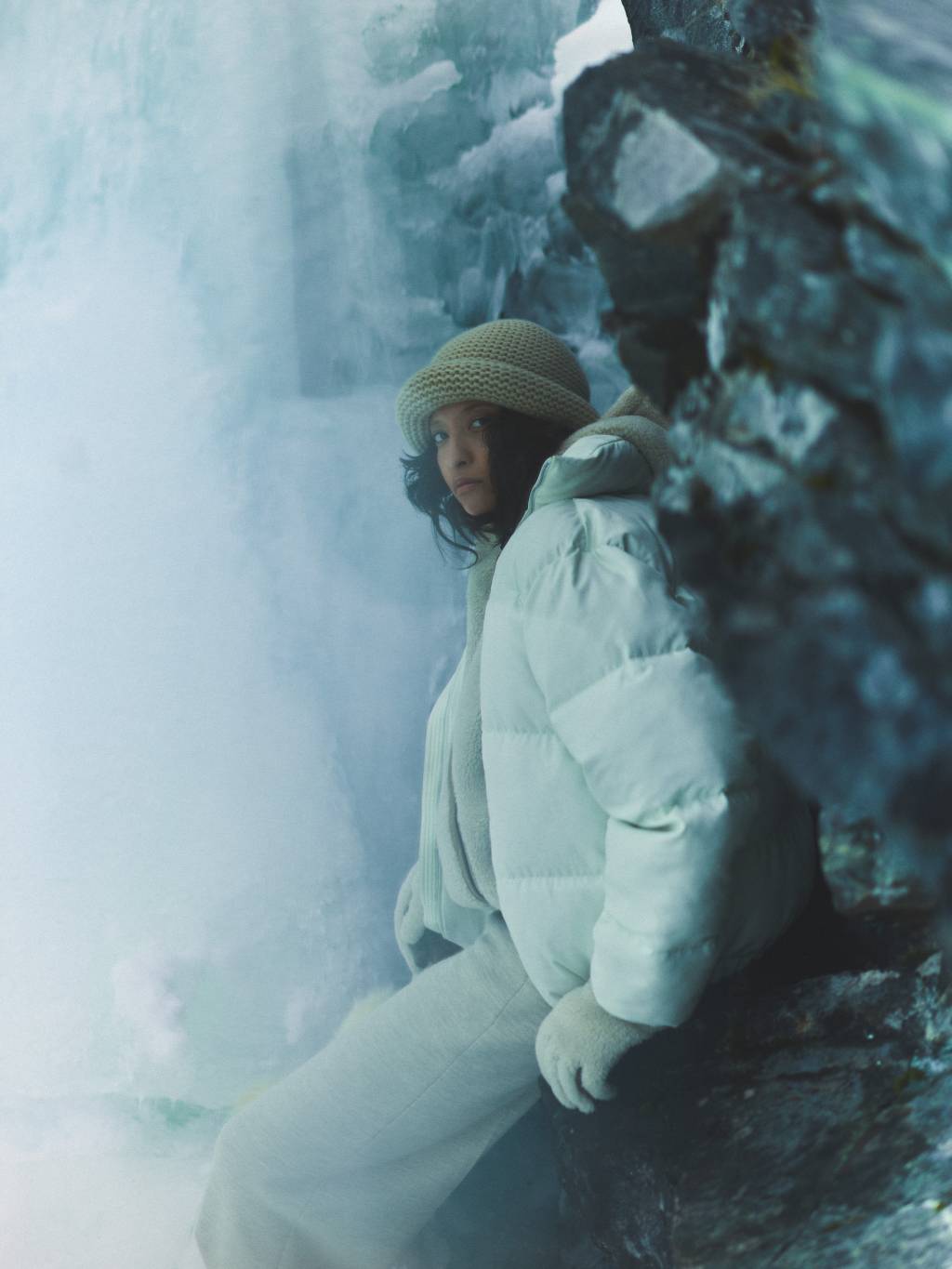 مجموعة Après Ski لموسم خريف وشتاء 2024-2025: خفّة الوزن والشفافية